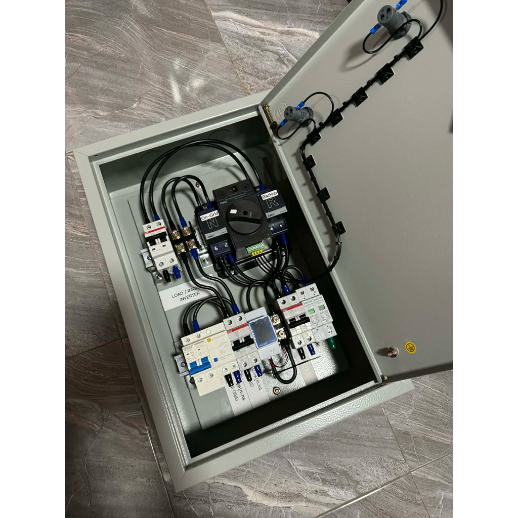 ตู้ประกอบสำหรับ AC Backup Solis Deye Inverter On Off Grid  Hybrid 6kw.- 10kw. มาตรฐานงานโซล่าเซลล์
