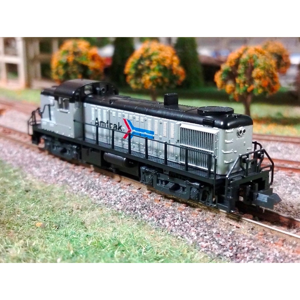โมเดลรถไฟ หัวรถจักร อเมริกา * มือสอง สภาพดี * Kato 17708 RS3 Amtrak Model train N Scale gauge ราคา O