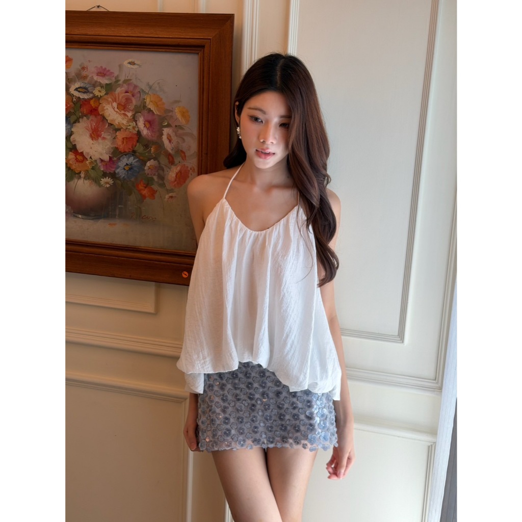 Fabrique.co - Lune Top เสื้อสายเดี่ยว เสื้อแฟชั่น เสื้อไปเที่ยว เสื้อเปิดหลัง แฟบริค ชุดไปเที่ยว