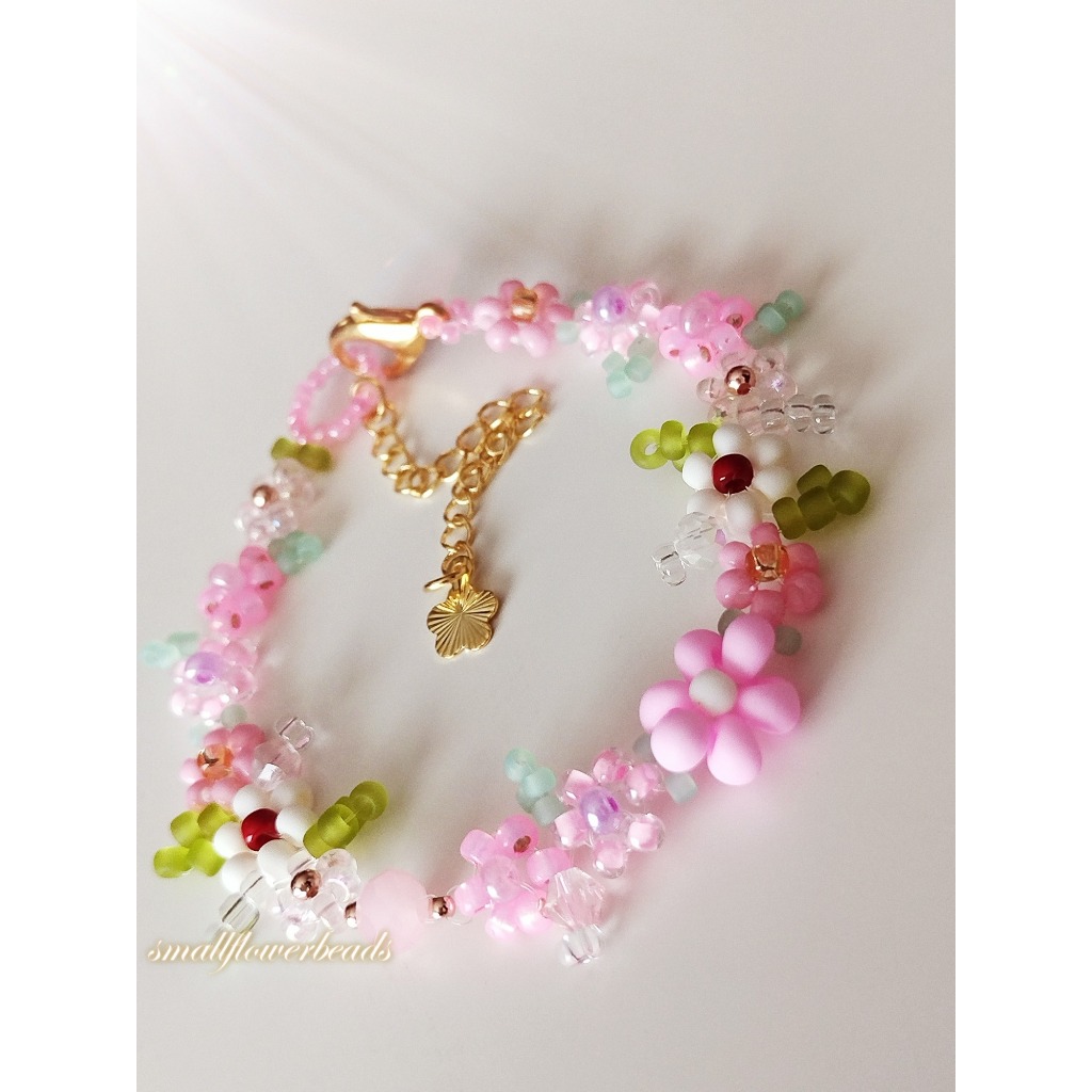 สร้อยข้อมือลูกปัด Born pink