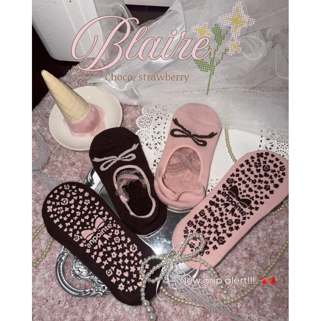 Blaire grip socks ถุงเท้าพิลาทิส โยคะ รุ่น Blaire 🍓🍫