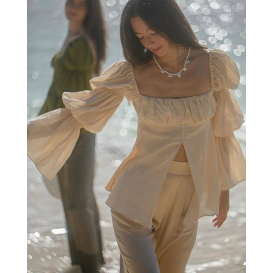 เสื้อแบรนด์ Mitr - Mali Blouse เสื้อมะลิ สีครีม สภาพดี (from 1,490) ส่งต่อมือสอง