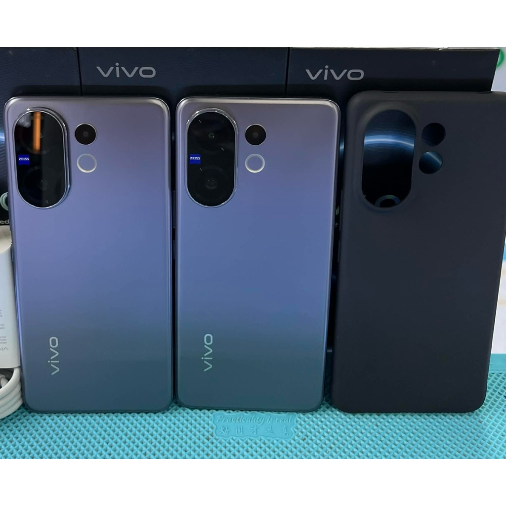 VIVO V60 (V2511) 12/256 สินค้าตัวโชว์เคลียร์สต๊อกจากศูนย์ไทยแท้ 100% สภาพสวย รอยน้อย อุปกรณ์แท้ ครบกล่อง