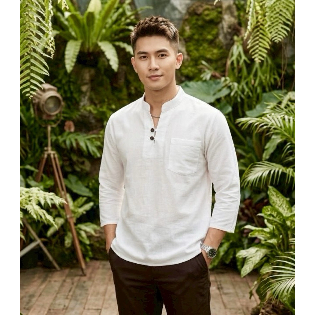 เสื้อผ้าฝ้ายพื้นเมืองสีขาวล้วนคอจีน เนื้อนุ่มบางเบา ใส่สบายไม่ร้อน  กระดุมกะลา2เม็ด แขนยาว ไม่หนาไม่บาง