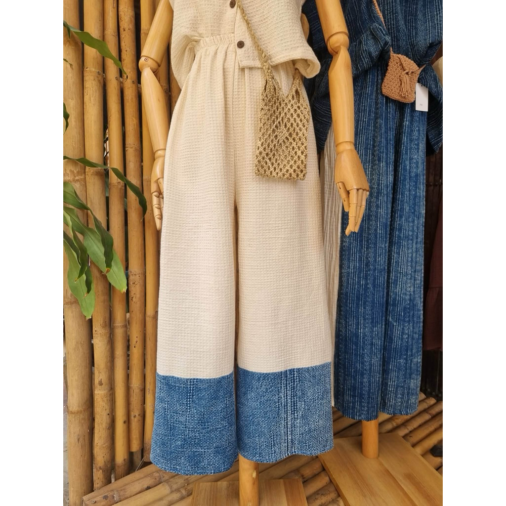 กางเกงขายาว แต่งผ้าสโตนยางยืด มีกระเป๋า2ข้าง #chalineboutique