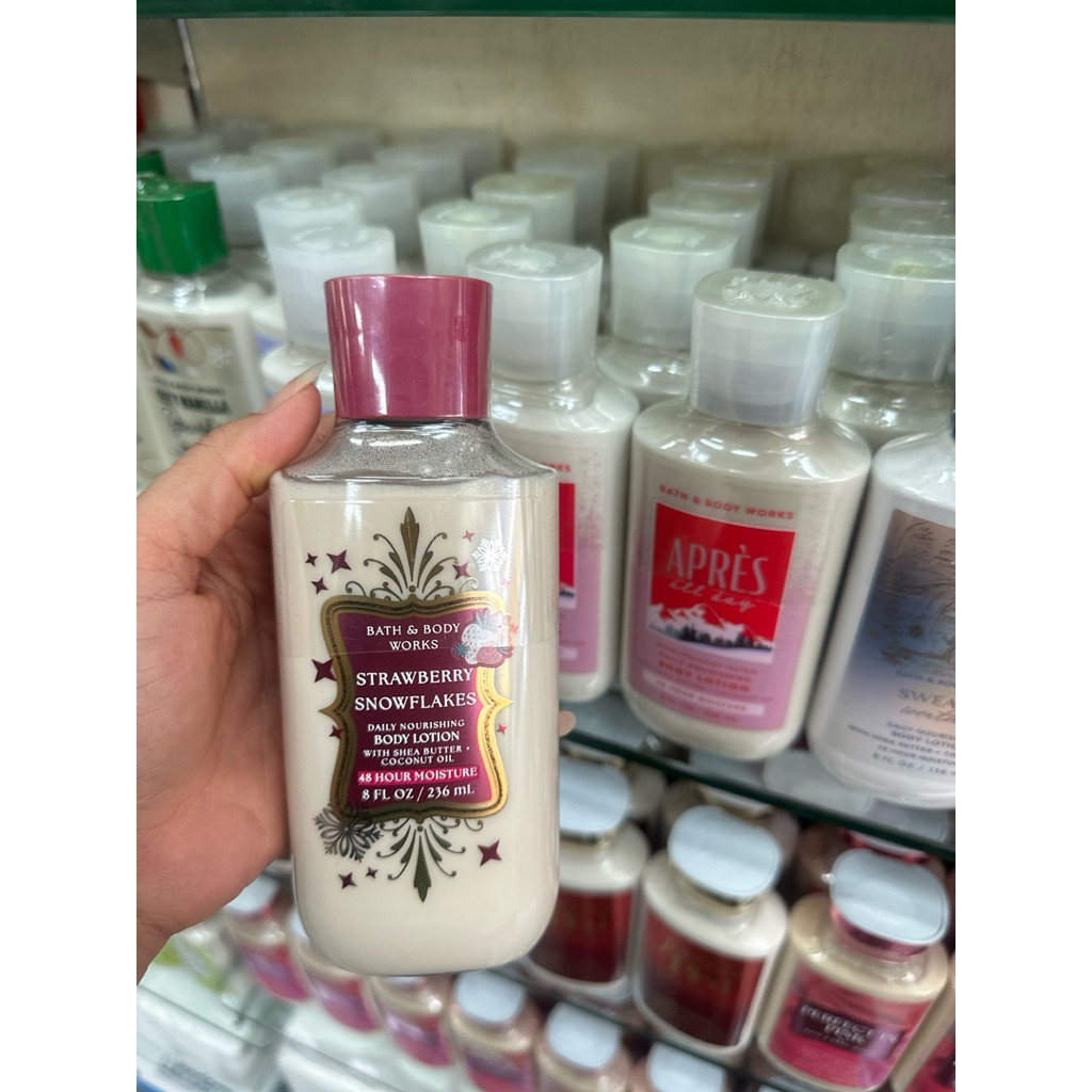 Bath & Body Works Strawberry Snowflakes Lotion 236ml. แท้