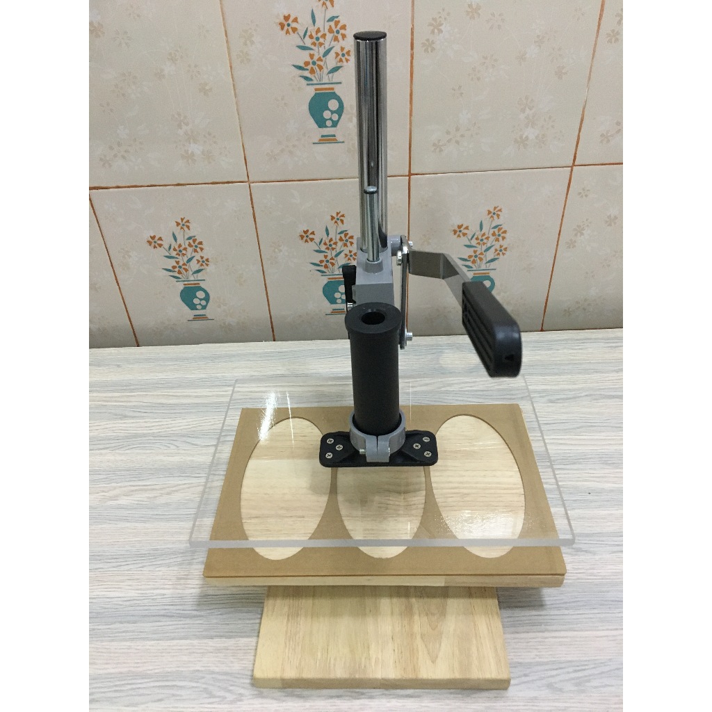 เครื่องทับกล้วยแบบคันโยก DIY VM 02 รุ่น3ช่อง ทับได้ 3 ชิ้นต่อครั้ง(ถ้าต้องการออกแรงกดน้อยแนะนำรุ่น 2 ช่องVS01หรือVS02 )