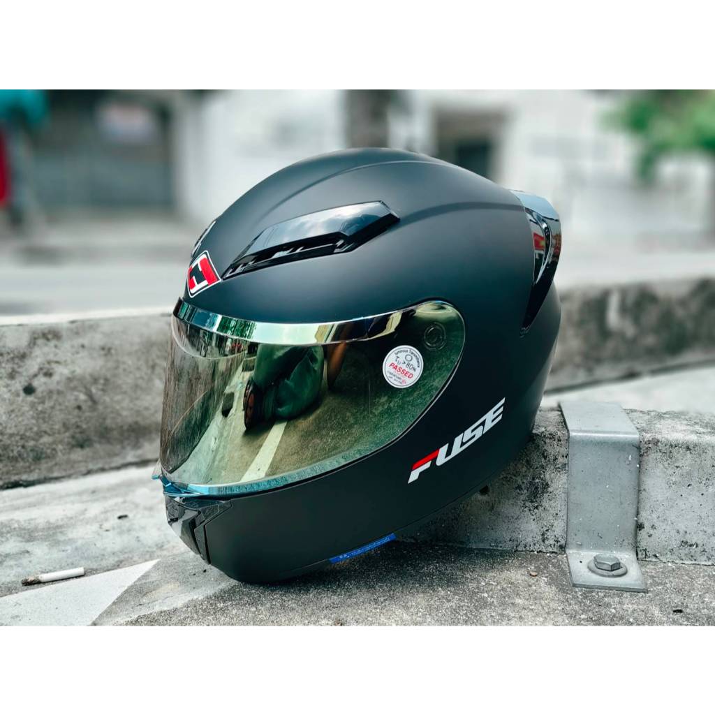 หมวกกันน้อคเต็มใบ FUSE RAZOR EVO สีดำด้าน