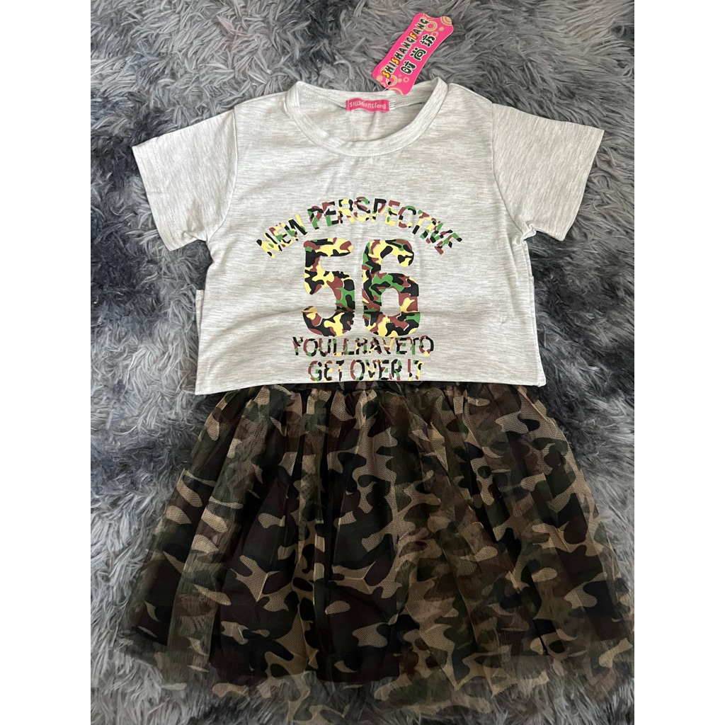 size 110(3-4ปี) ชุดเซตเสื้อยืดลายทหารกับกระโปรงเข้าชุด