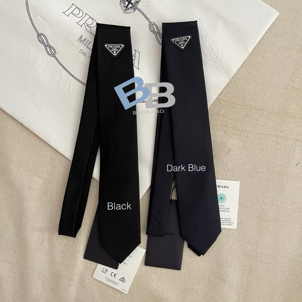 🔥พร้อมส่ง🔥New Prada Re-Nylon Tie in Black Triangle Logo