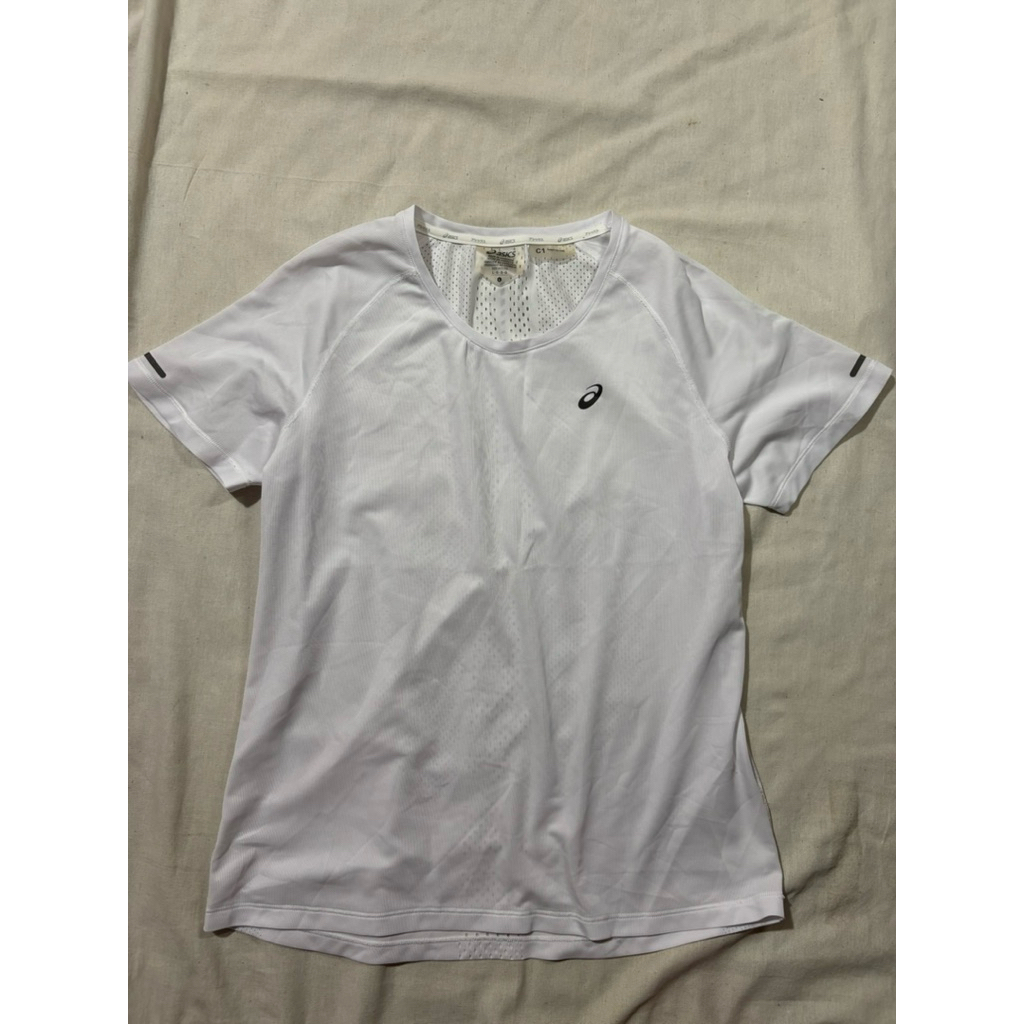เสื้อออกกำลังกาย asics