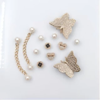 เครื่องประดับรองเท้า.Jibbilz Charms สำหรับรองเท้าชายหาด ลายดอกไม้และผีเสื้อพร้อมชุดกระเป๋าแบบแมว