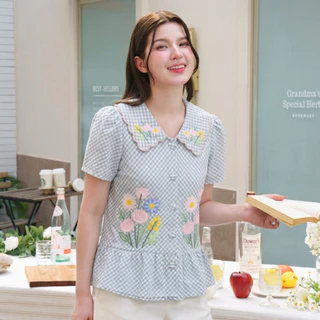 Glucoat | [A437/U322] เสื้อสก็อตคอปกปักขอบหยัก ปักดอกไม้ ชายระบาย กระดุมหน้าใช้งานได้จริง