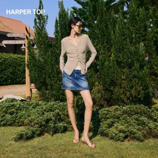 EVERYDAY - Harper Top แขนยาวผ้านิตกระดุมจีบ