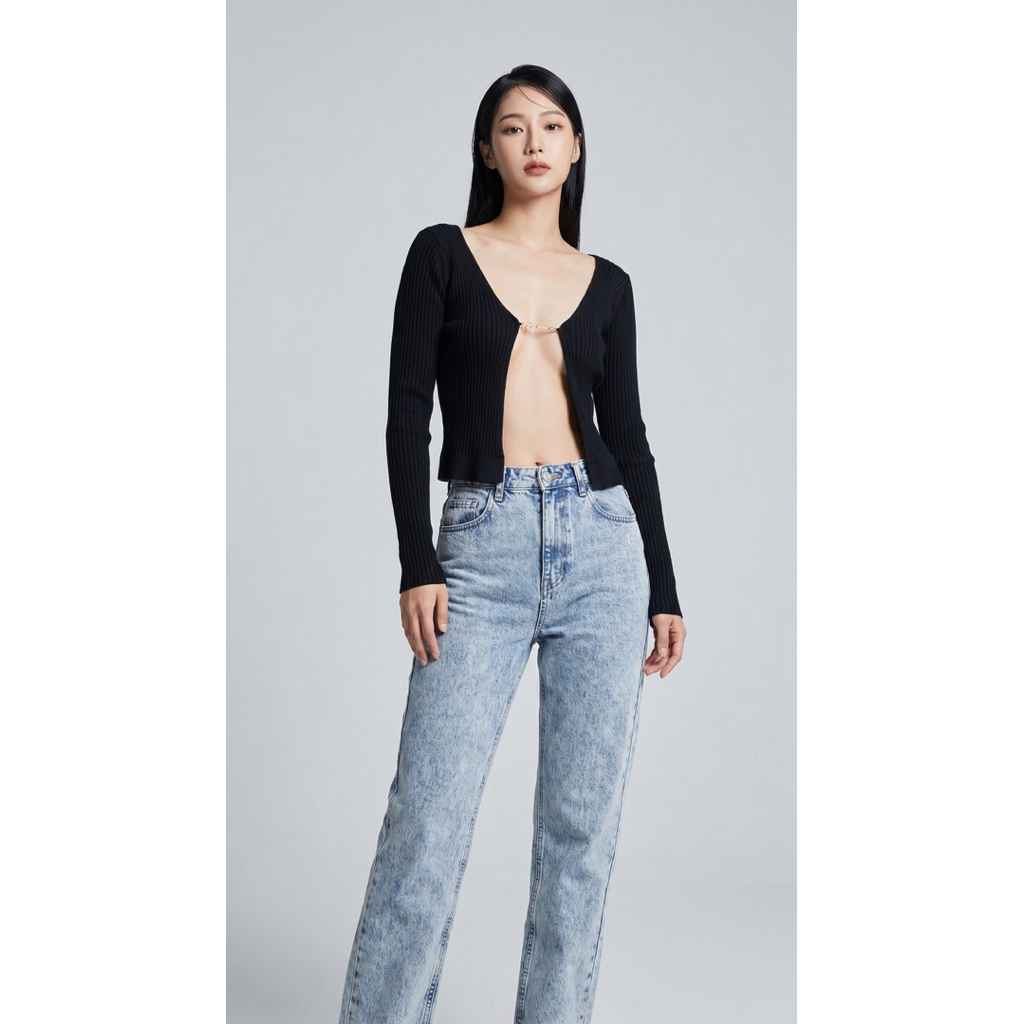 เสื้อครอปไหมพรมแขนยาว แหวกอก สไตล์เกาหลี Crop Top พร้อมส่ง
