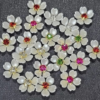 DP23 ดอกไม้ประดับเพชร ขนาด 15 มิล จำนวน 50 ชิ้น