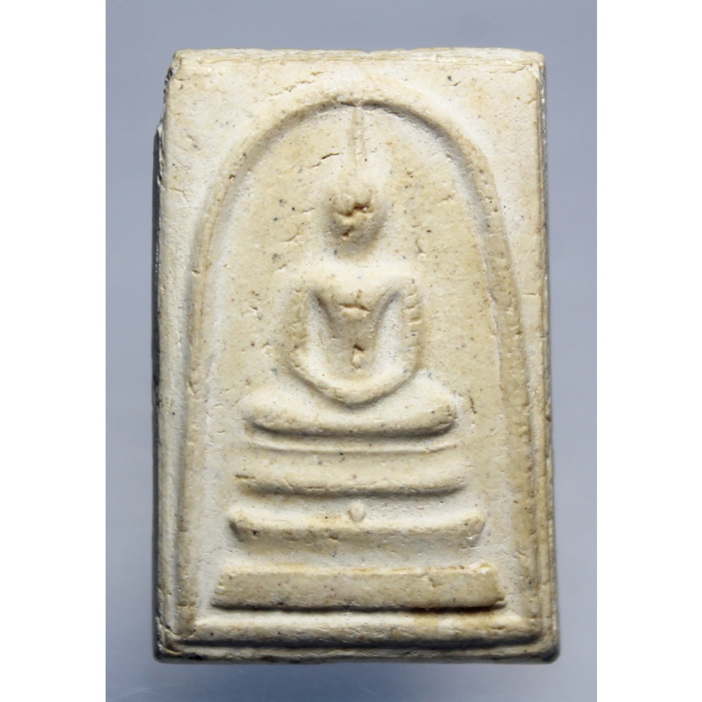 S148พระสมเด็จ วัดระฆัง รุ่น118ปี พิมพ์ใหญ่ ปี2533 สภาพมีบิ่น มุมบนซ้ายมือ ตามรูปครับ