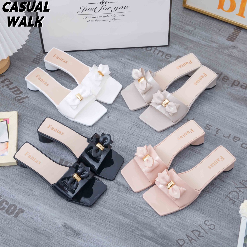 CasualWalk✨รองเท้าแตะคลาสสิกผู้หญิง หัวเหลี่ยม ส้นสูง4ซม. ทำจากหนังเงางาม ดีไซน์สง่างาม เหมาะฤดูร้อน