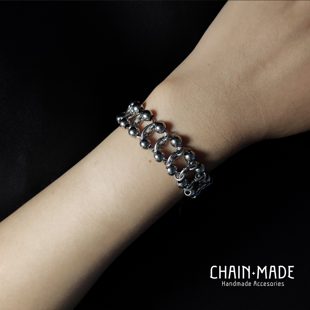 CHAIN.MADE | สร้อยข้อมือสแตนเลส แต่งลูกปัดสีเงิน | Handmade Chainmail Bracelet | Spine