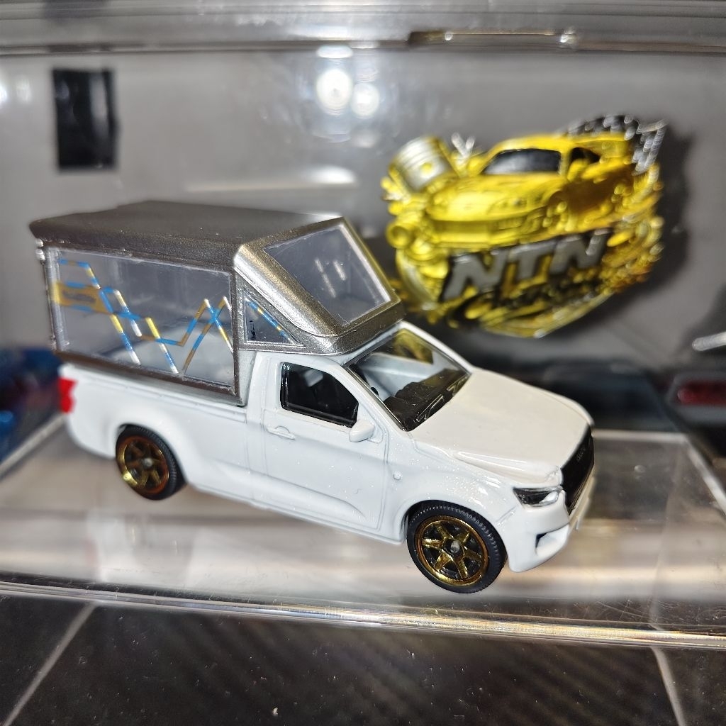 โมเดลตกแต่งรถ ตู้ซิ่งใส ขนาด1/64 เปิดประตูท้ายได้ชิ้นงานพร้อมทำสี