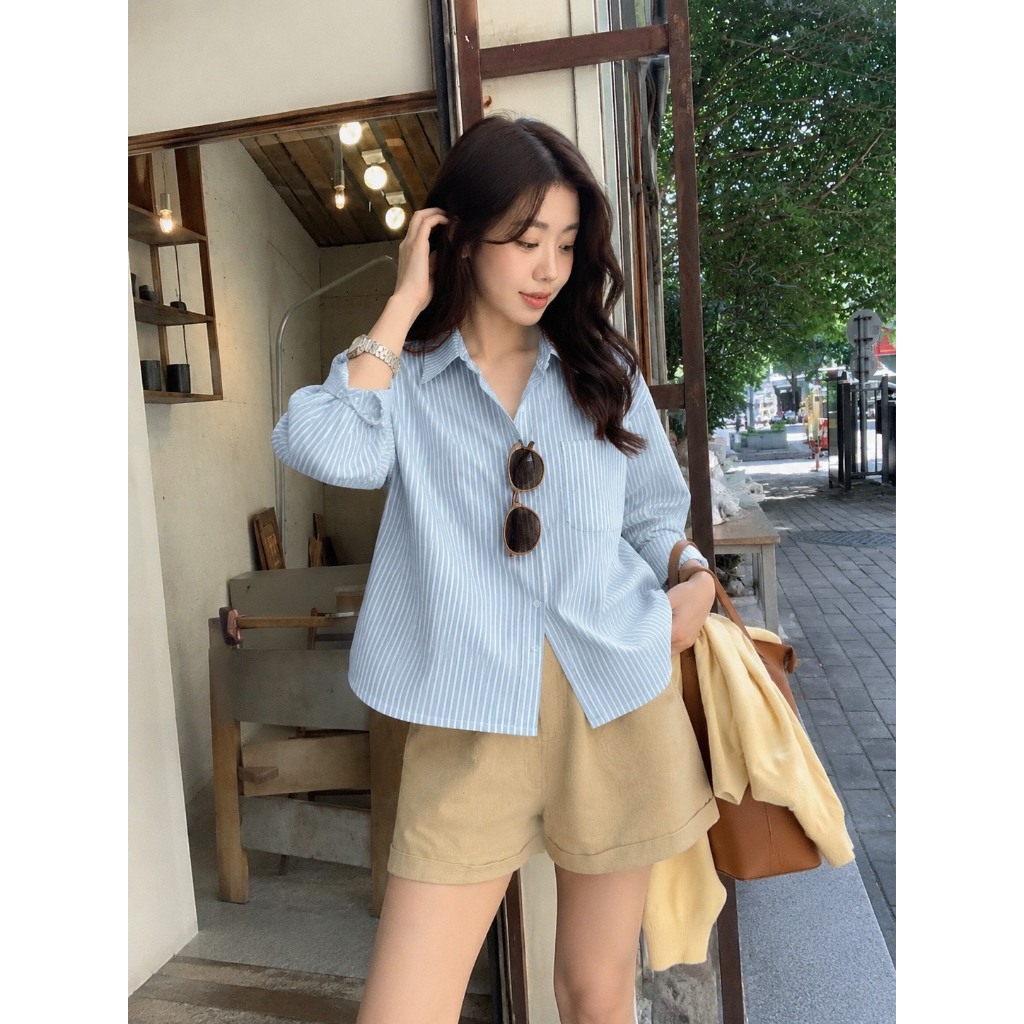Chanan☘️CN128   เสื้อเชิ้ต Premium Cotton ลายริ้ว  ทรงครอป ไม่สั้นมาก กำลังดีผ้าเนื้อนุ่มใส่สบาย ️ (อก 30-44 นิ้ว)