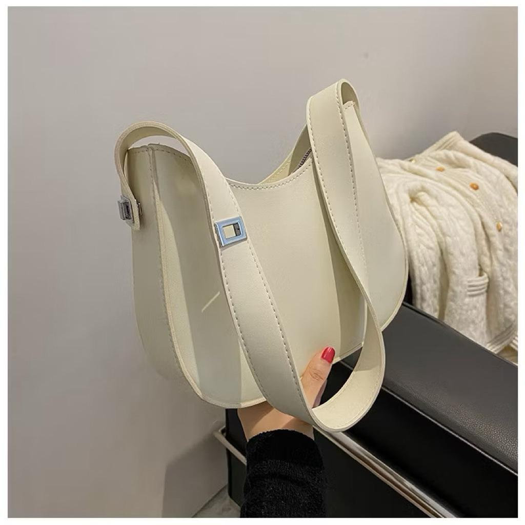 พร้อมส่งในไทย👜🔥กระเป๋าสะพายข้าง กระเป๋าสะพายข้างผู้หญิง อะไหล่เงิน กระเป๋าถือ