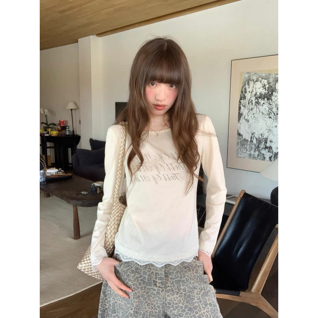 Somedays l 🐰 Kumi Top เสื้อยืดแขนยาวสีครีมละมุนๆ แต่งดีเทลลูกไม้ตรงชายเสื้อ