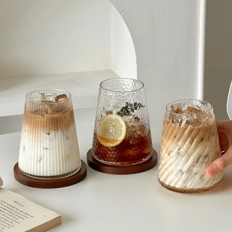 พร้อมส่งในไทย แก้วเครื่องดื่มเย็น เนื้อแก้วใส ลายแปลกใหม่ น่าสนใจ น่ารักมินิมอลเกาหลี มีหลายลายให้เลือก