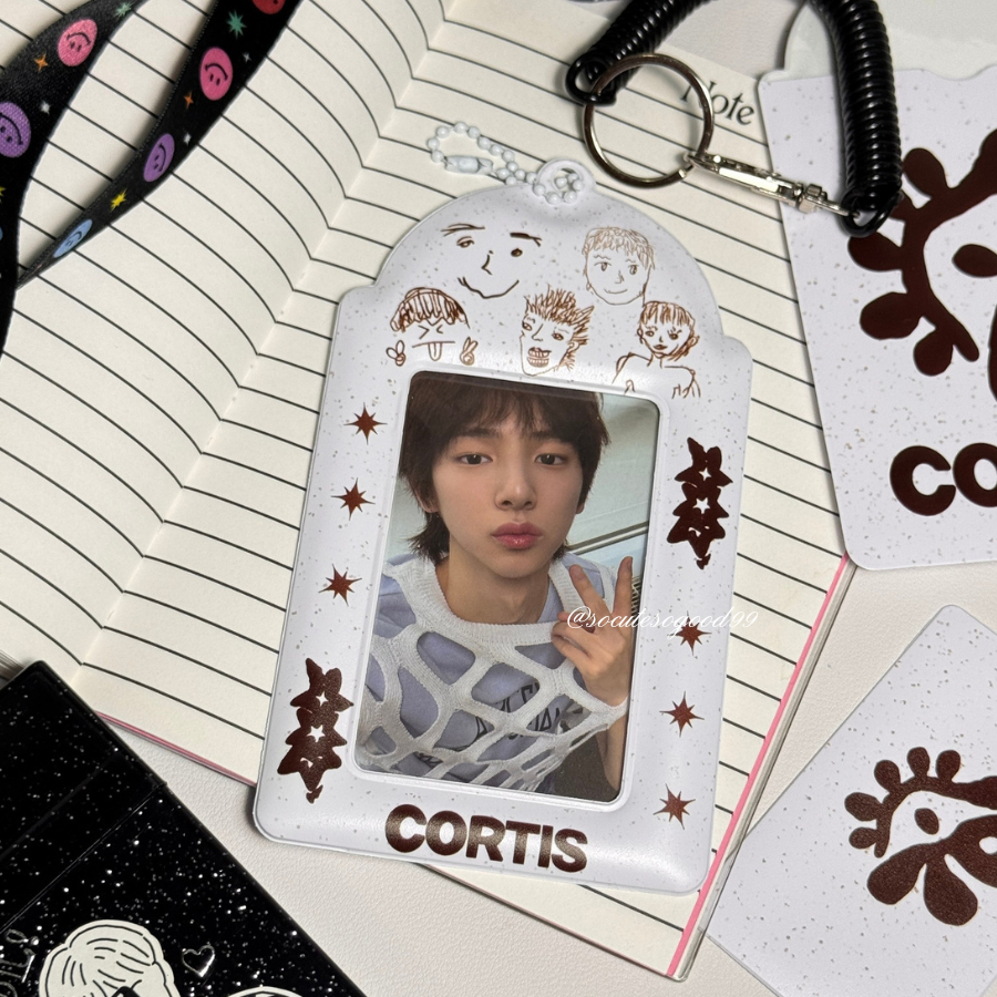 CORTIS Doodle PhotoCard Holder เฟรมการ์ด ลาย Doodle Minimal