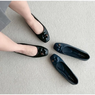 สินค้าขายดี/พร้อมส่ง]รองเท้าคัทชู ส้นเตี้ยแต่งอะไหล่ รองเท้าkaimooksissy ks25401