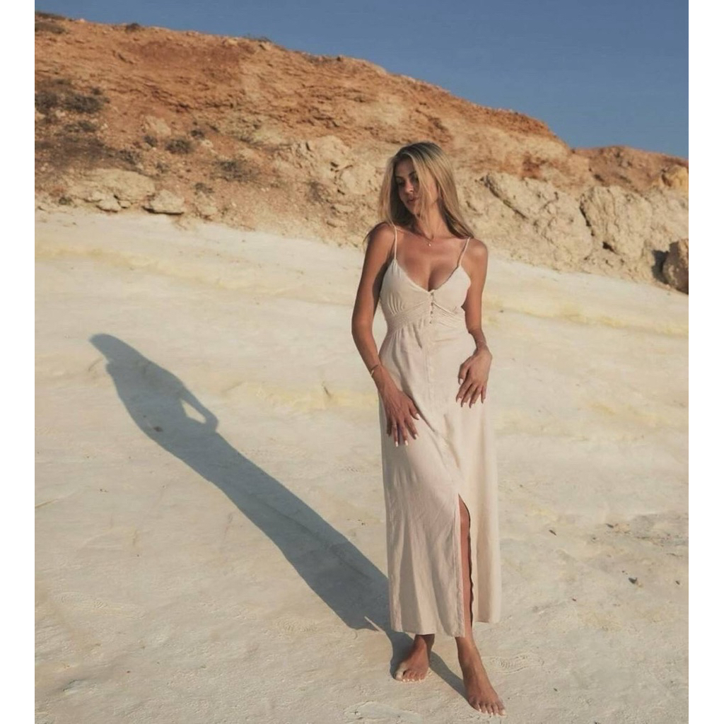 ZARA Maxi Dress เดรสสีครีม ทรงยาว ผ้าหน้า งานแท้ สายบ่ามัดให้สั้นได้