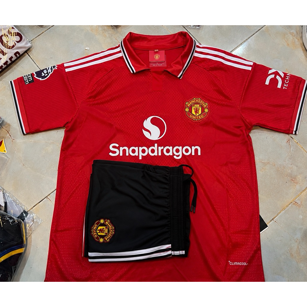 เสื้อกีฬาขายดี ประจำปี 2025/26 👉 มีไซส์ M LXL 3XL 🗒️ 👉 มีเสื้อและกางเกงให้เลือก