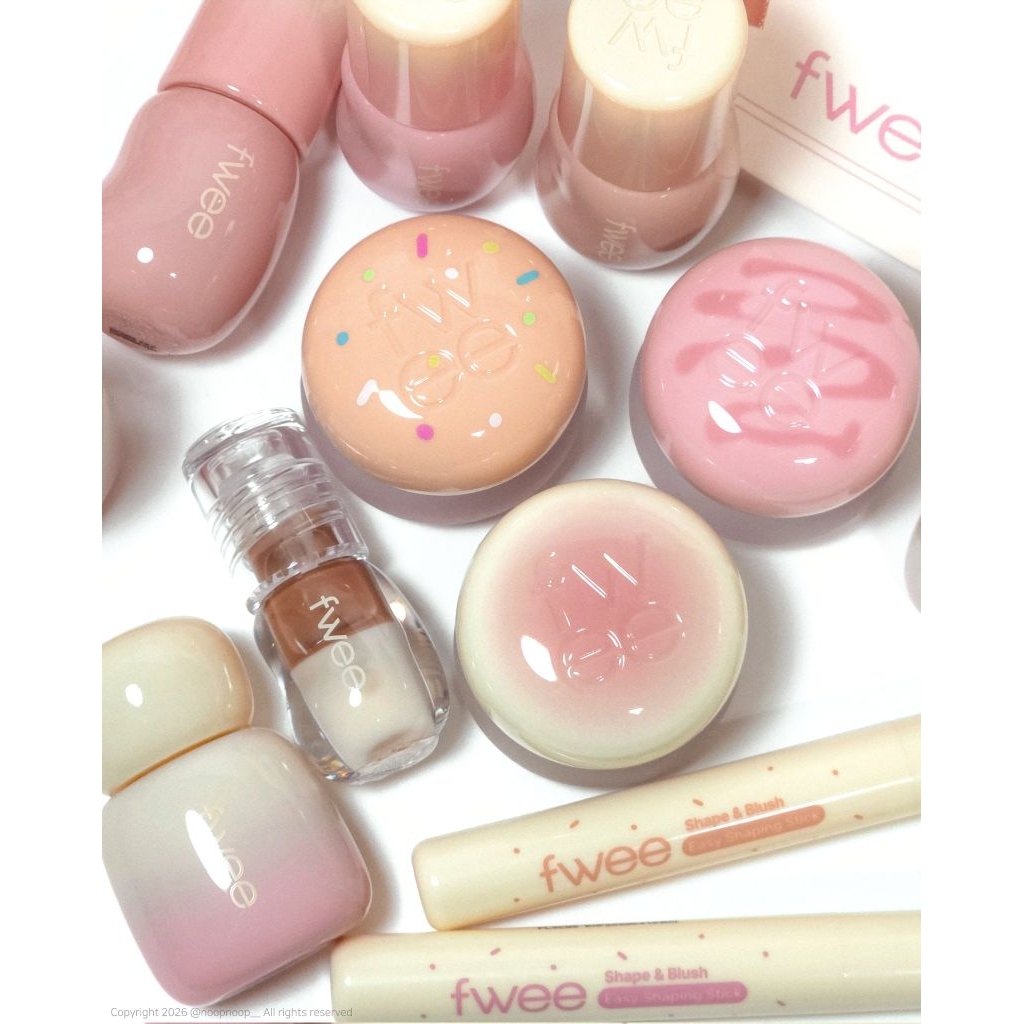 Fwee Vanilla edition Lip&cheek pot , 70% 3D voluming gloss , Rose Obsession  Stay fit tint