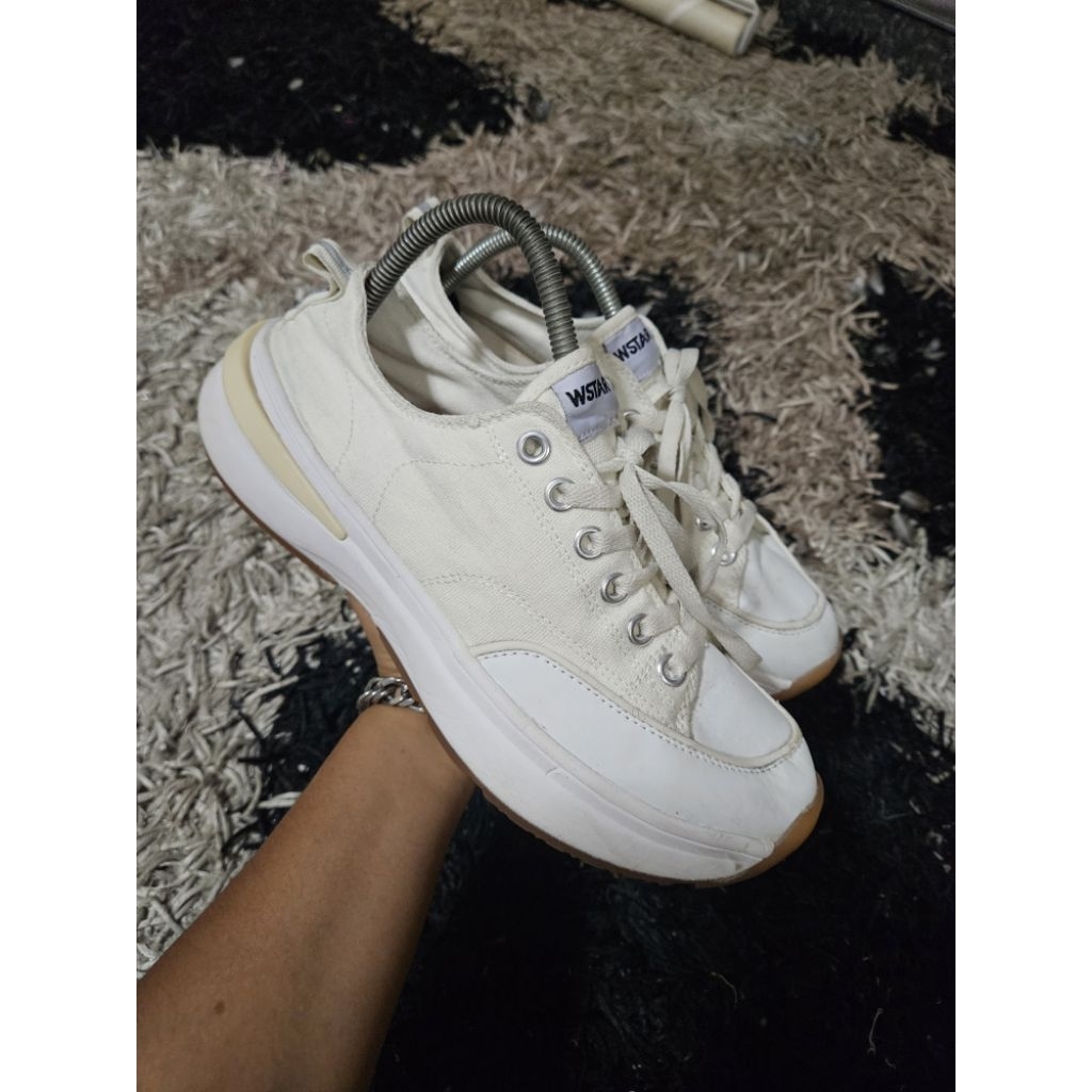 WSTAR สีขาวล้วน(ทรงอ้วน) ไซร้42/27 มือสองของแท้(สภาพดี)