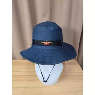 หมวกเดินป่า​ ผ้าหนา มีเชื่อกที่คาง มีหลายสี สามารถกันแดดได้