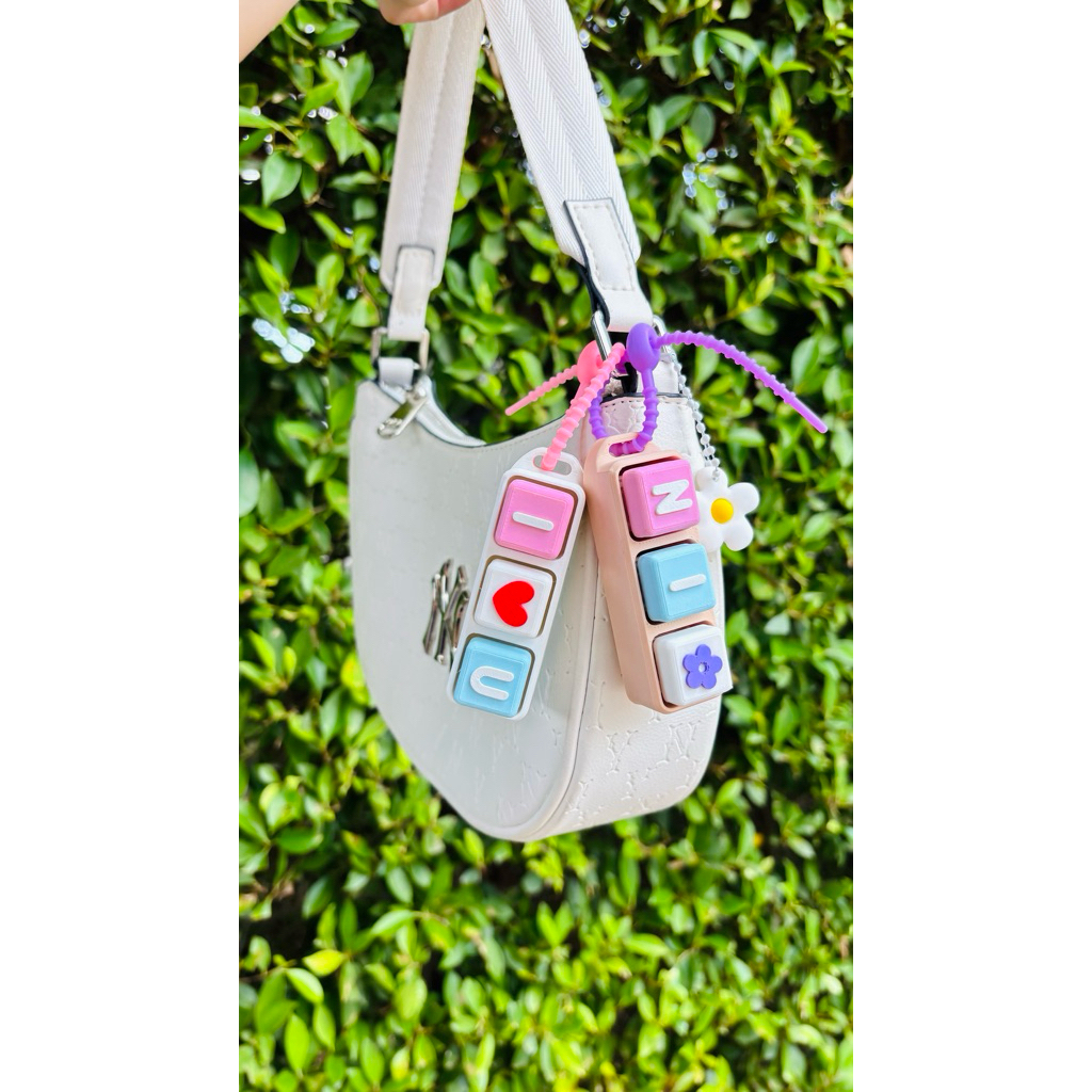 พวงกุญแจ Keycap 3D Print (3 ช่อง) แถมฟรีพวงกุญแจน้อง  Daisy Dolly