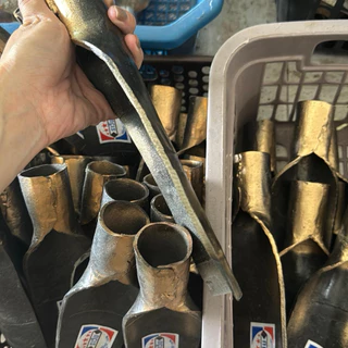 เสียมราวินรุ่นหนา4-5มิล ขุดสับรากไม้ ต้นไม้ ขุดดินดายหญ้า