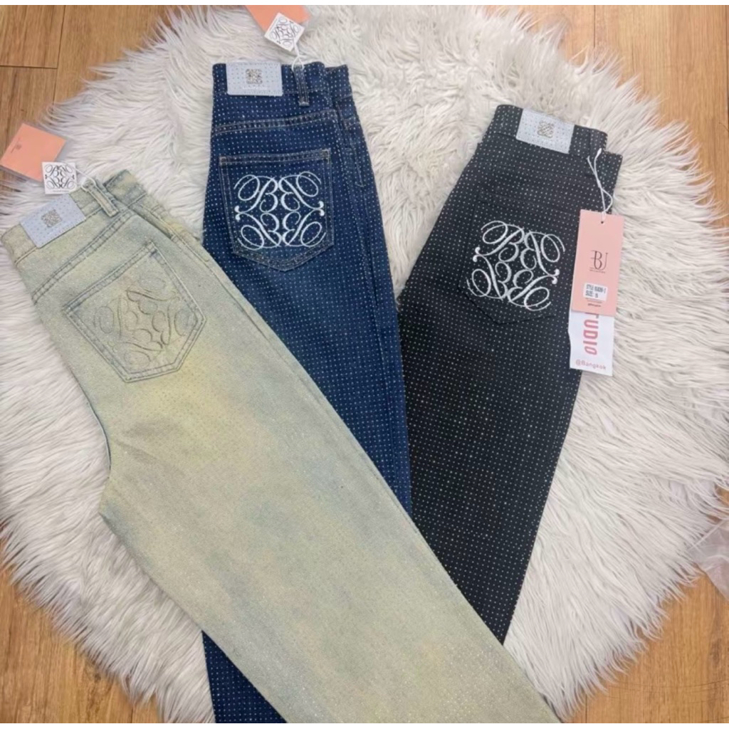 S-4XL BACKUP กางเกงยีนส์ขากระบอกแต่งเพชรเงินทั้งตัว Unisex หญิง-ชายใส่ได้ ผ้ายีนส์คอตตอน 100% ไม่ยืด ปักกระเป๋าหลัง