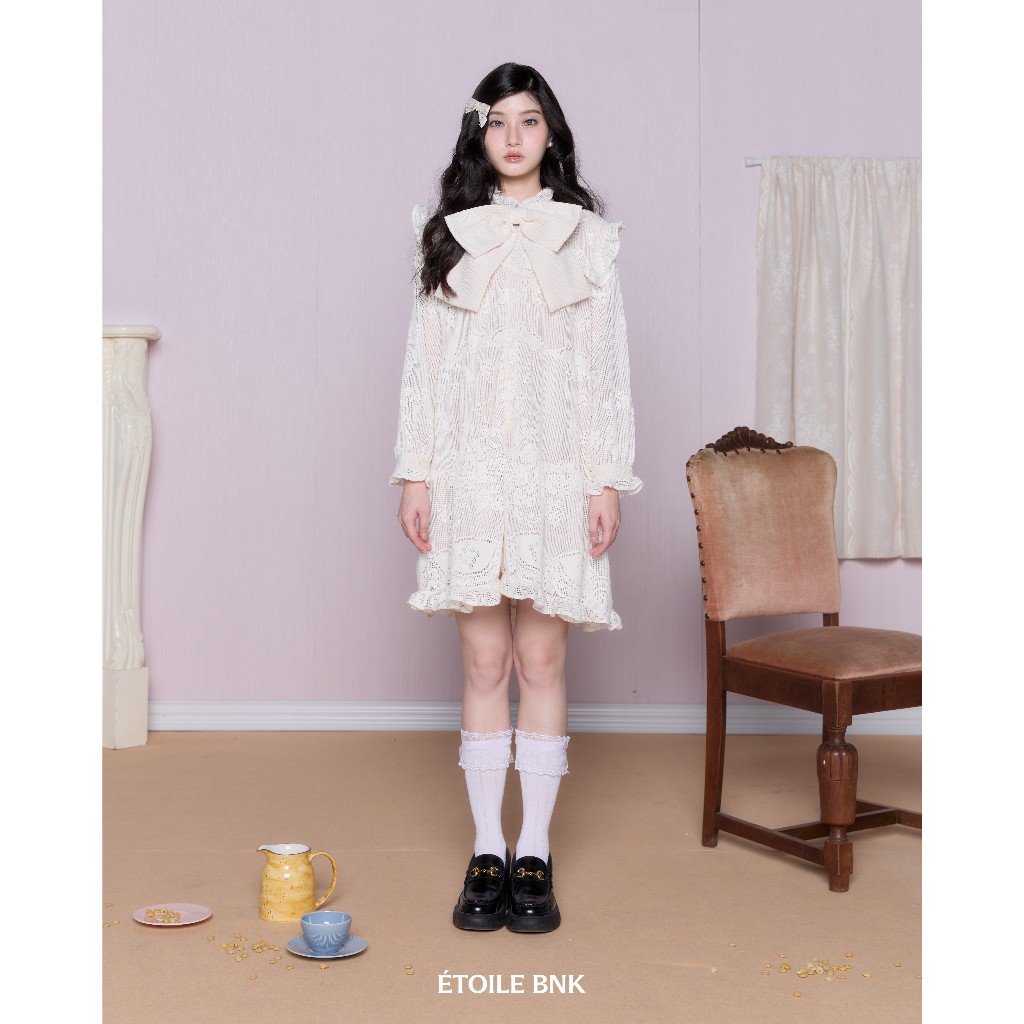 BNKBRAND DOROTHEA DRESS เดรสสั้นผ้าลูกไม้แต่งดีเทลระบายมาพร้อมซับใน (PREORDER บางไซส์)