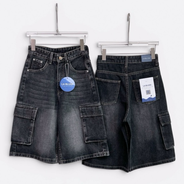 LABLUSA - LBS257 กางเกงขา4ส่วน เเต่งกระเป๋าคาร์โก้ ความยาวคลุมเข่า (Unisex)