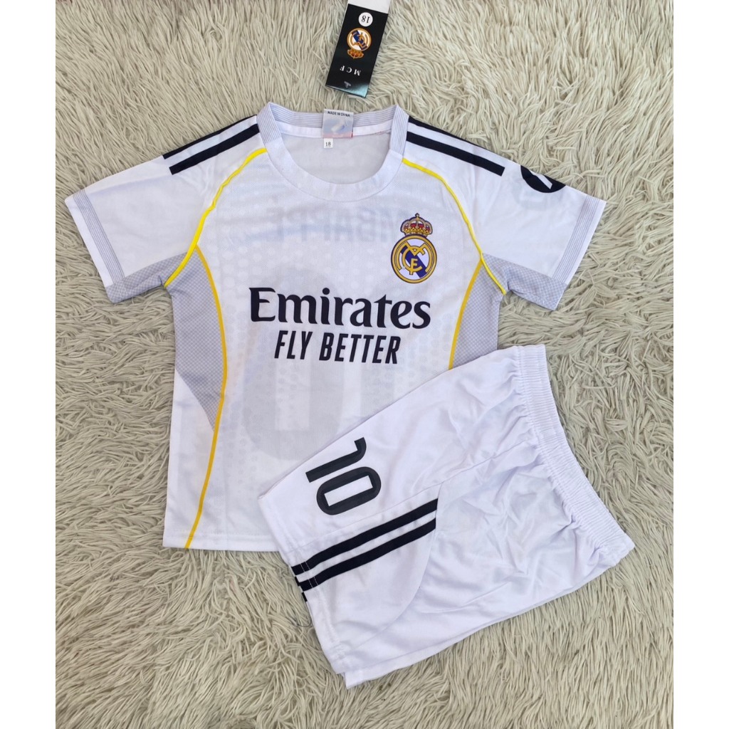 BONOIRชุดกีฬาเด็กขาวเรอัลมาดริด สกรีนเบอร์10 ชื่อMBAPPE เสื้อพร้อมกางเกง