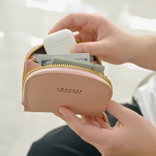 กระเป๋าสตางค์ใบสั้น หนังพียูกันน้ำ ทรงครึ่งวงกลม (GC-097). มีสายคล้อง
