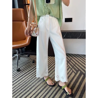 (พร้อมส่ง) Daisy Denim กางเกงยีนส์ทรงปล่อยปลายขาฉลุลายดอกไม้ - 9831 TAG WG.WE 🇰🇷