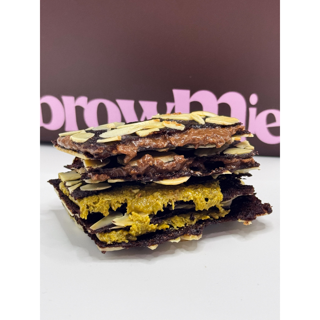 More (than) brittle บราวนี่กรอบสอดไว้ดูไบและช็อกโกแลต - BOX size (10ชิ้น)