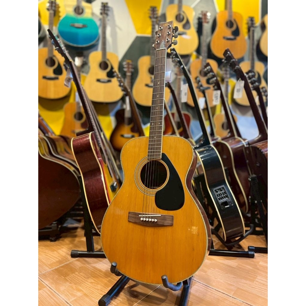 กีต้าร์โปร่ง Yamaha FG-250F