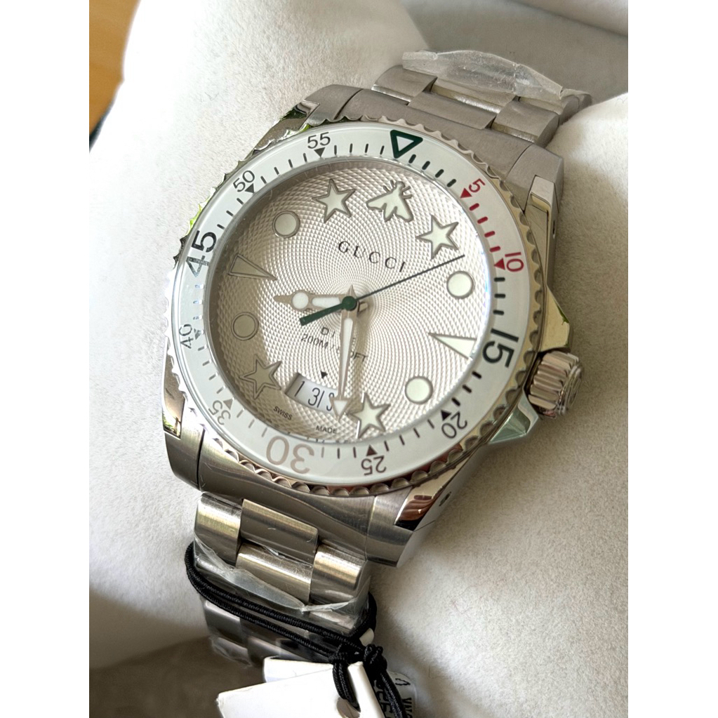 GUCCI Dive 40 mm Silver Dial Men’s Swiss Quartz Watch YA136336