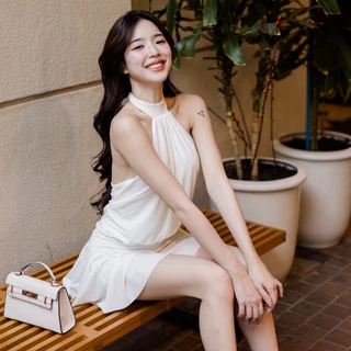 Vivian Dress เดรสสั้นสวยหวานดูแพง มีความเซ็กซี่แบบผู้ดี ซับกางเกงในตัว กระโปรงพริ้วสวย ด้านหลังเป็นแบบผูกคอปักอะไหล่TFF