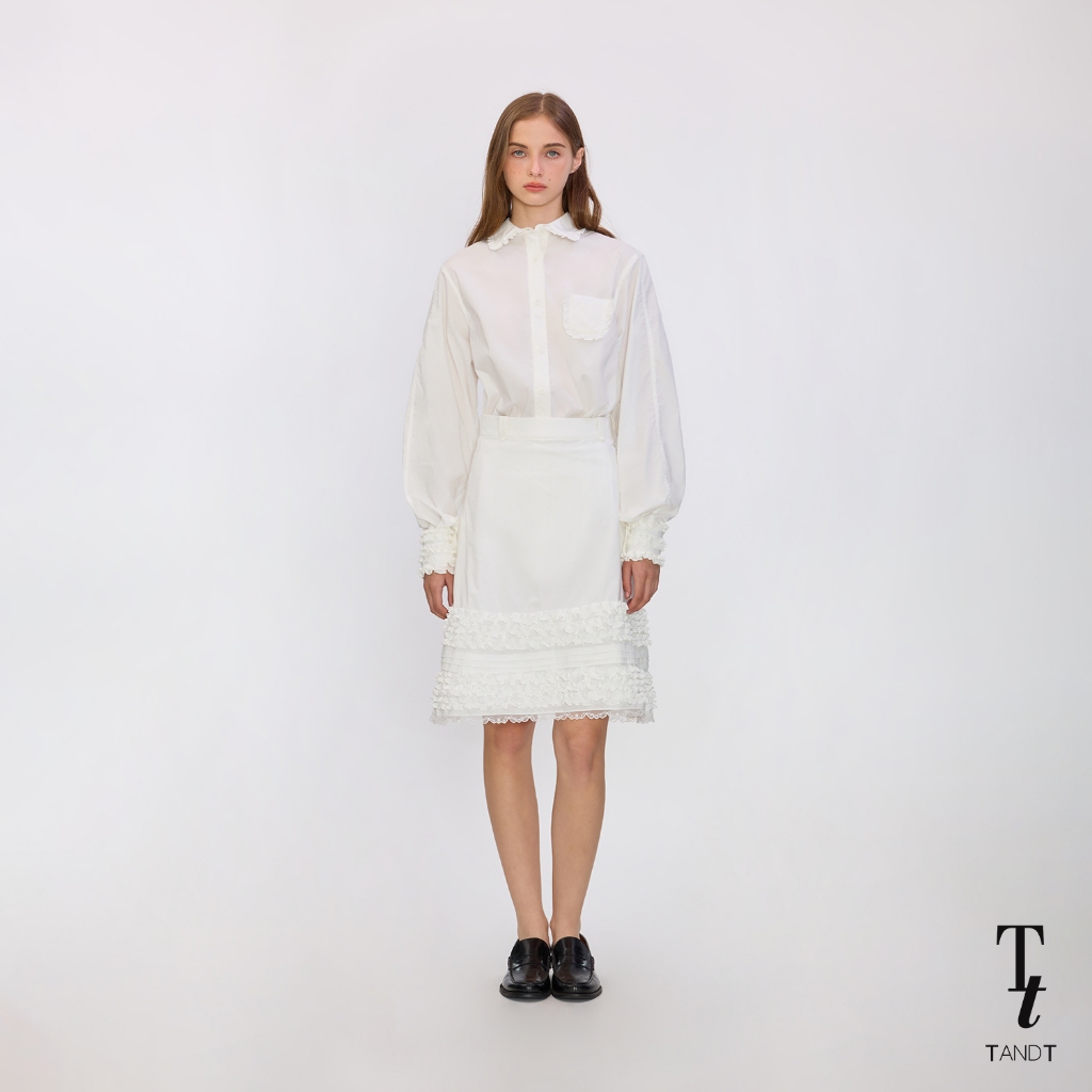 TandT - CHARLOTTE SHIRT - EMBROIDERED SYMBOL RUFFLE TRIMMED LONG SLEEVES SHIRT เสื้อเชิ๊ตแขนยาว ตกแต่งระบายที่ขอบแขนและล — صورة 6