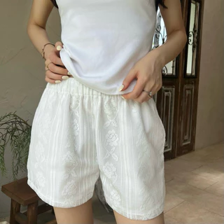 Mist Lace pants - กางเกงขาสั้นลูกไม้