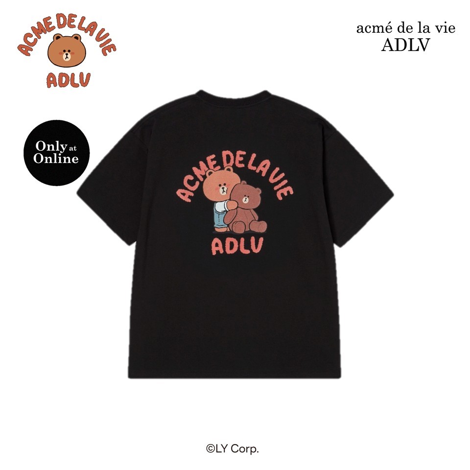 ADLV [acme de la vie] เสื้อยืด Oversize Bear Doll Hug Brown Line Friends Short Sleeve T-Shirt Black (50261SBBSSU_S6BKXX)